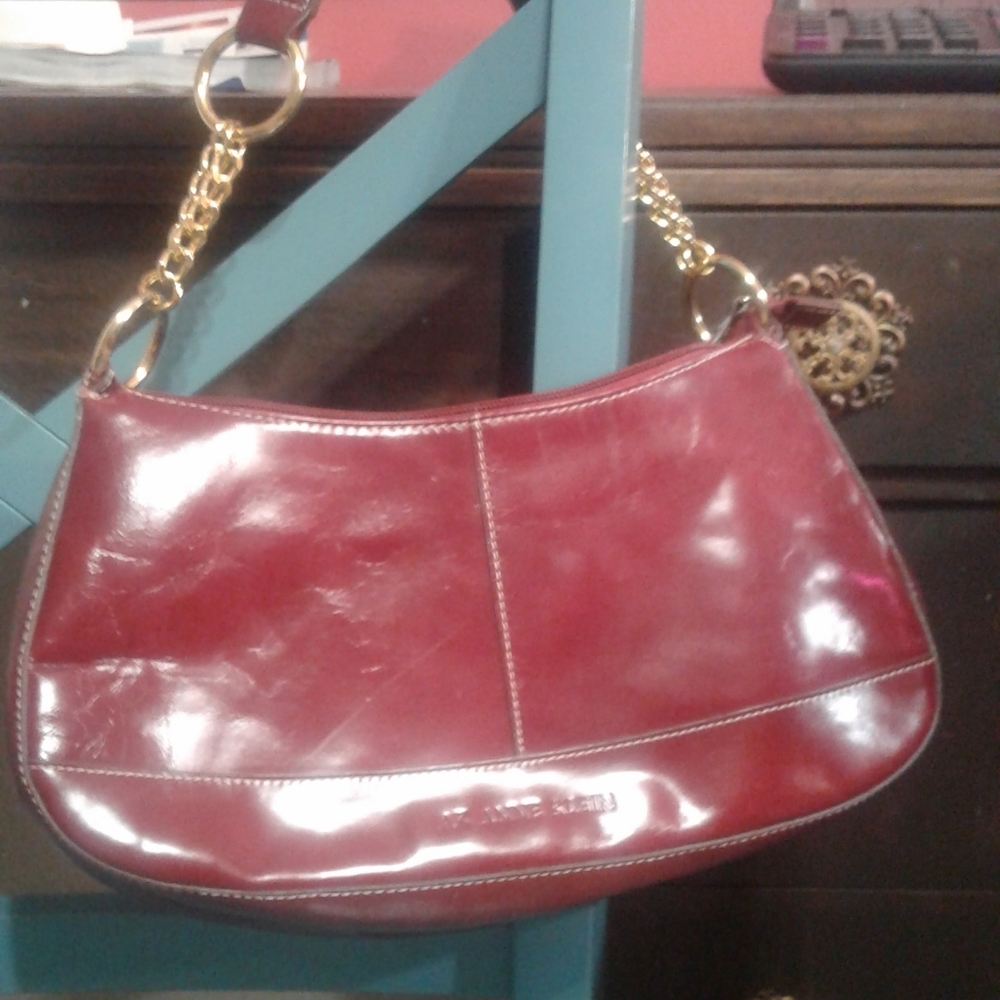 Ann Kline Red patten leather  shoulderbag